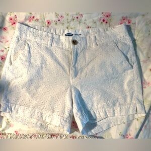 Old Navy White Eyelet/Islet Shorts Size 6